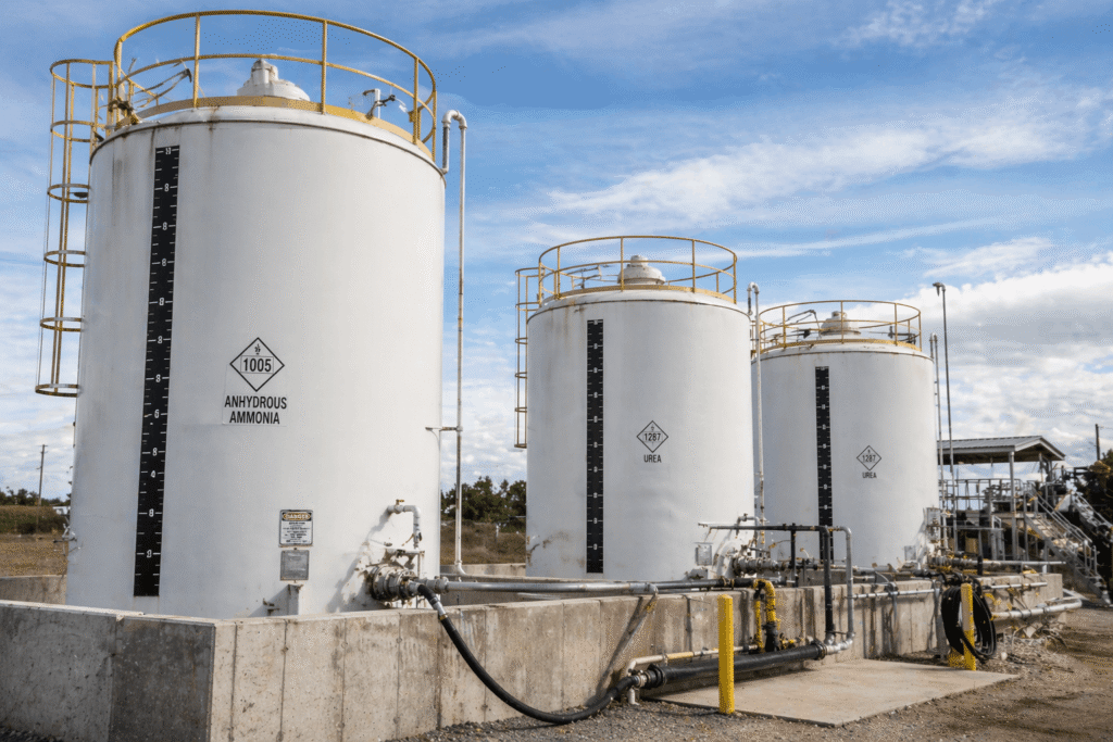 fertilizer storage tanks